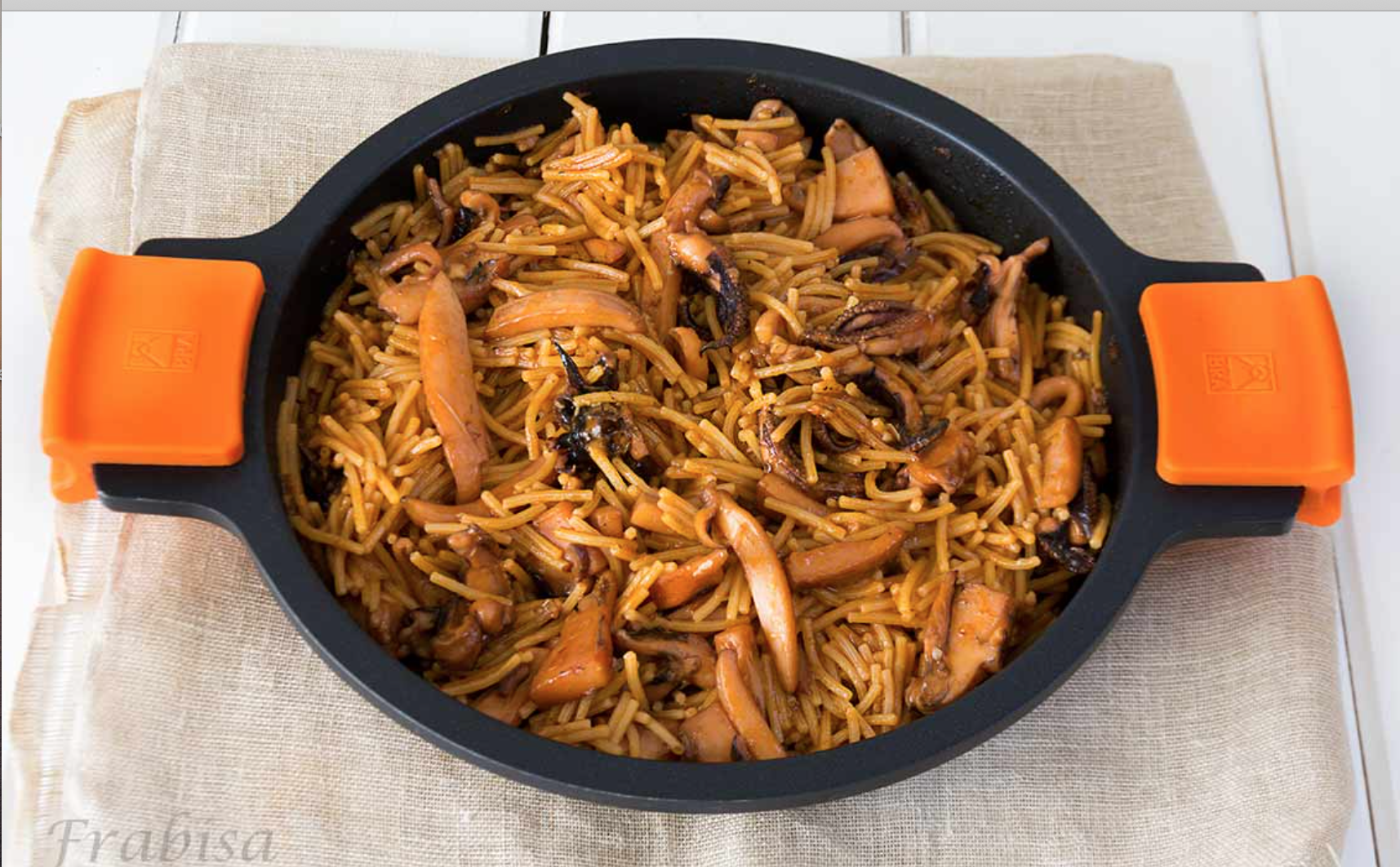 Pipirrana con fideos con choco y calamares